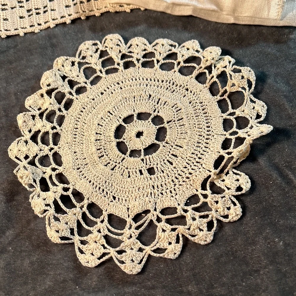 VTG Fabric Doily Bundle - Picture 4 of 9